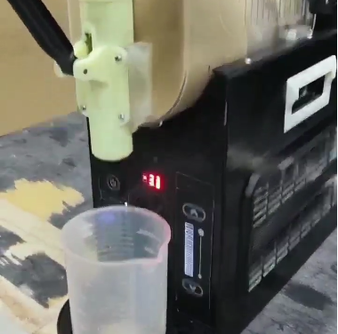 Sell at a Bargain Snack Maker Commercial Portable Soft Drink Ice Shaver Machine Slushie Machine Frozen Drink for Home